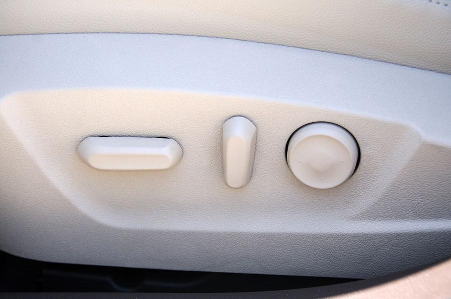  Buick Regal 2011 года  (фото 20 из 77)